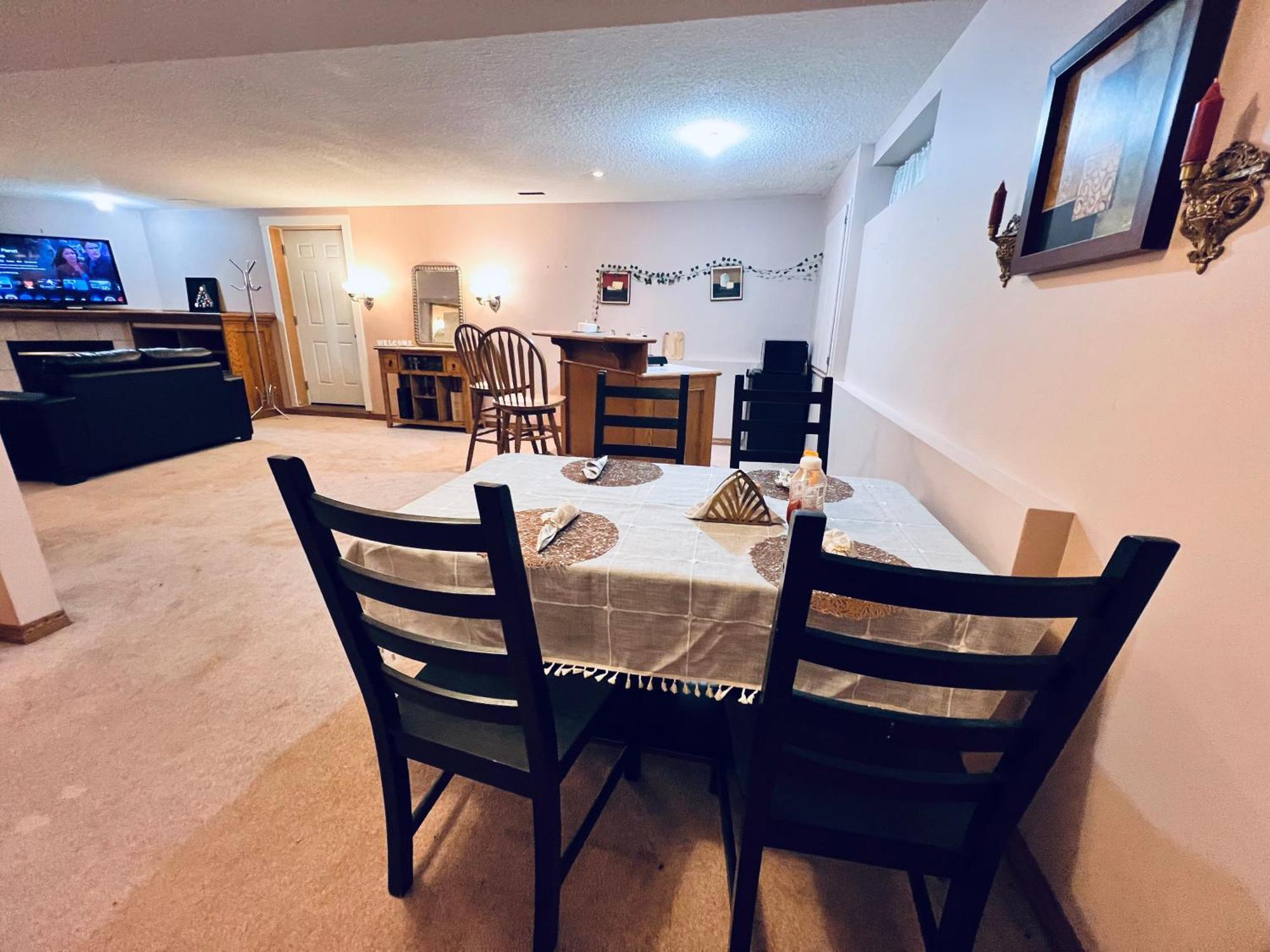 A Classic Homely Basement Suite! Chestermere Zewnętrze zdjęcie