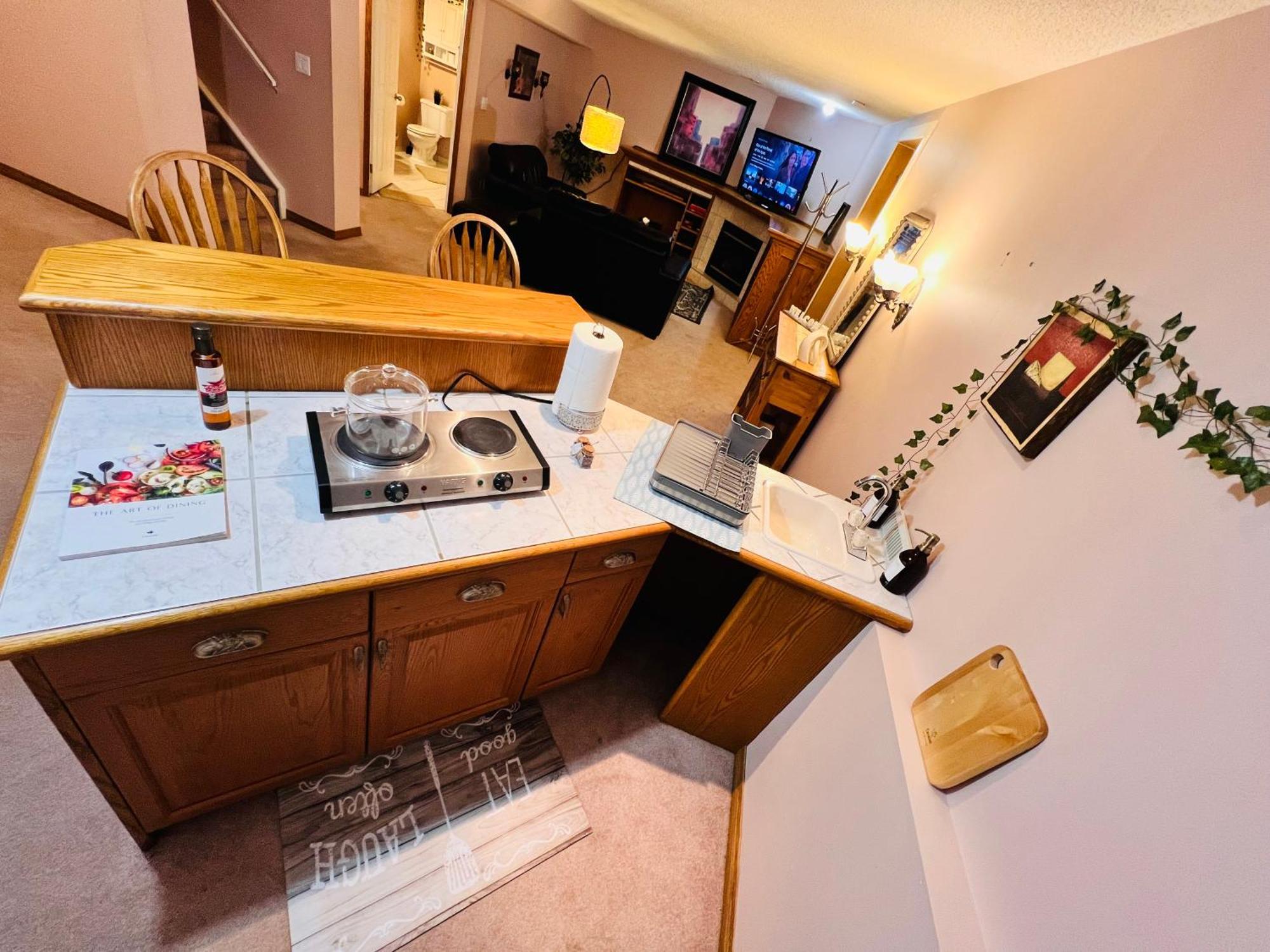 A Classic Homely Basement Suite! Chestermere Zewnętrze zdjęcie